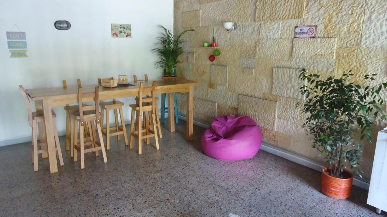 Iris Hostel Medellín Buitenkant foto